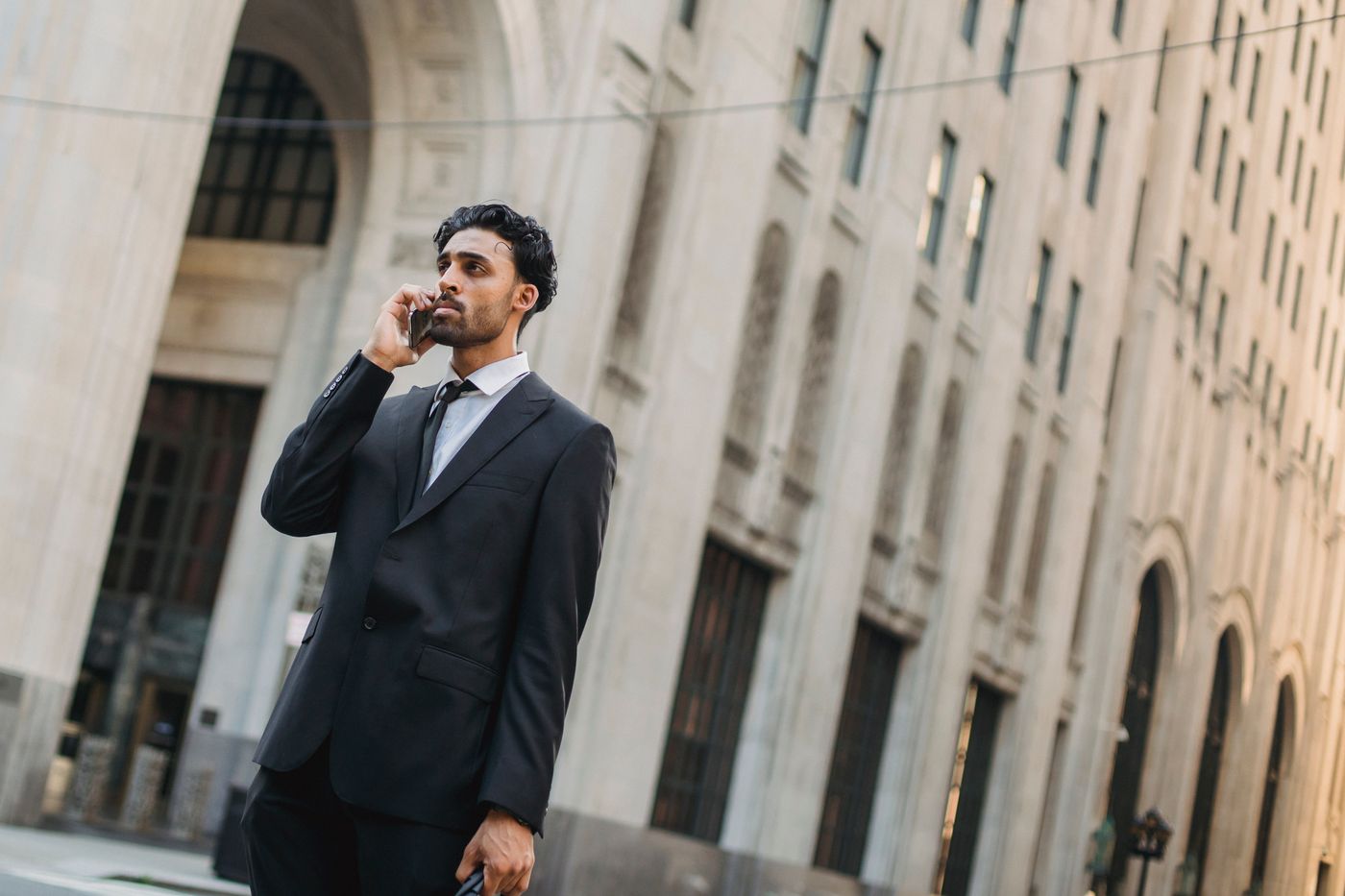 How Maltese Financial Firms Manage Bilingual Compliance Calls